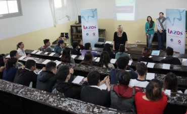 Continúan los talleres del Programa Lazos en las escuelas de Campana