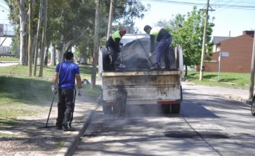 Comenzaron los trabajos de bacheo en Ariel del Plata