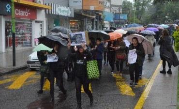 Campana tambi&eacute;n march&oacute; contra los femicidios y la violencia de g&eacute;nero 