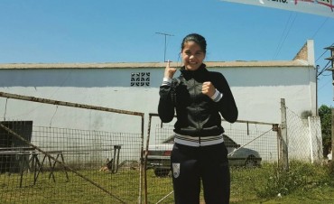 Hoy debuta como boxeadora profesional "La Peke" Espinosa 