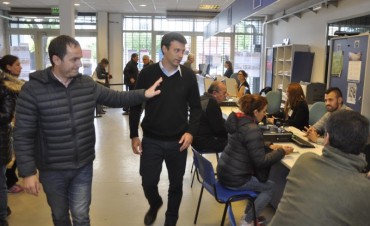 Abella recorri&oacute; las oficinas de atenci&oacute;n al p&uacute;blico de ANSES Campana