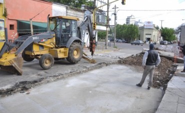 El Municipio realiza trabajos de bacheo y entubado en 9 de Julio y Belgrano