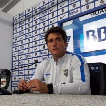 Guillermo Barros Schelotto reconoci� que complic� al equipo la expulsi�n de Cardona