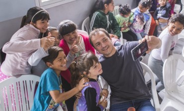 Abella, Roses y Buzzini compartieron una divertida jornada con los chicos de Sexto d&iacute;a