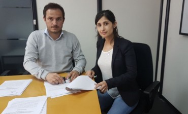 Otamendi: el Intendente anunci&oacute; que se repavimentar&aacute; la calle Cordero