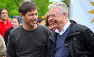 Kicillof junto a Romano en una populosa Plaza Ciudadana