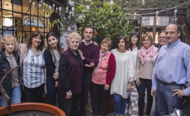 Abella, Roses y Buzzini celebraron el D&iacute;a de la Madre con vecinas campanenses