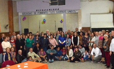 Adultos mayores de Los barrios unidos celebraron el 8&ordm; aniversario de dictado de talleres