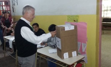 Rub&eacute;n Romano emiti&oacute; su voto