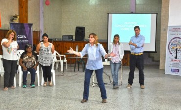 Vecinos de Villanueva participaron de una jornada de prevenci&oacute;n del consumo de drogas 