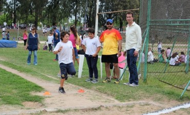 Atletismo: unos 570 estudiantes participaron de un nuevo encuentro intercolegial