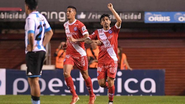 Argentinos Juniors festej&oacute; su primera victoria frente a Racing Club