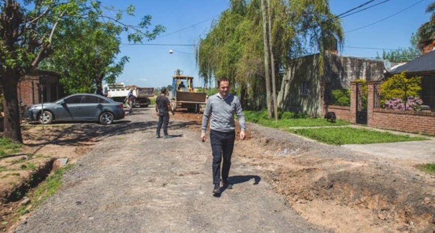 Don Francisco: el Municipio inici&oacute; la reparaci&oacute;n de la calle afectada por el tendido de la red cloacal