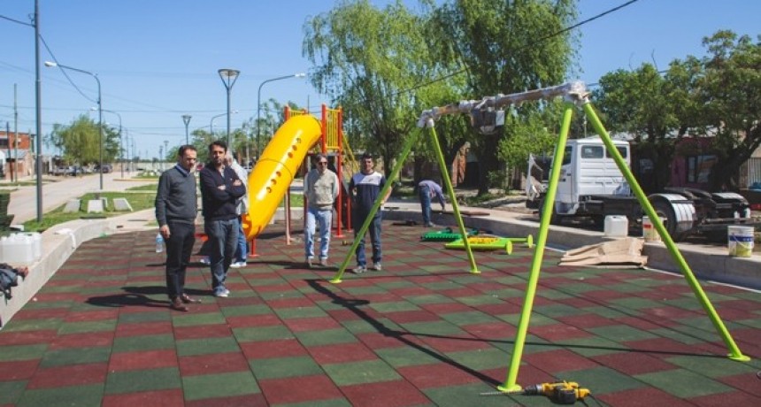 Siguen las obras en San Felipe: por primera vez, el barrio tendr&aacute; dos plazas de juegos