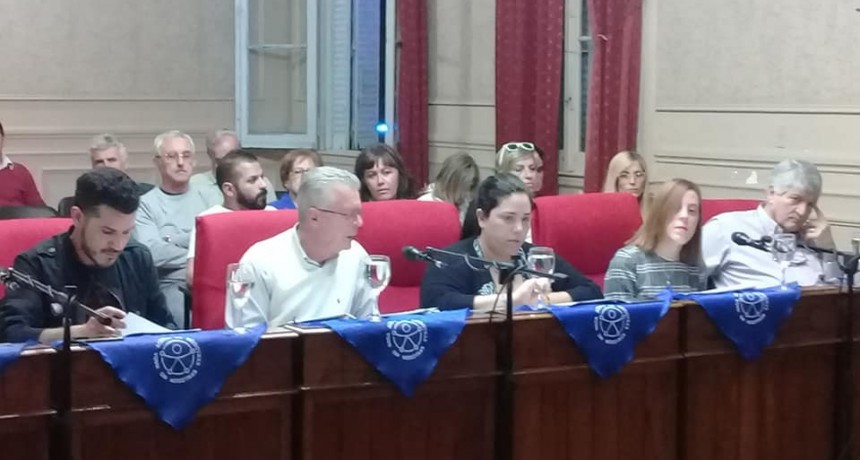  &ldquo;Campana no es una maqueta, y los problemas de la gente requieren algo m&aacute;s que cart&oacute;n pintado&rdquo;
