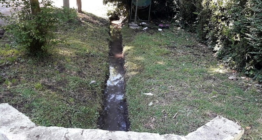 Municipio y vecinos construyen una plaza en el barrio Monteverde