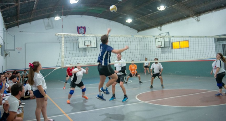 Campana tuvo su 4to. torneo de V&oacute;ley