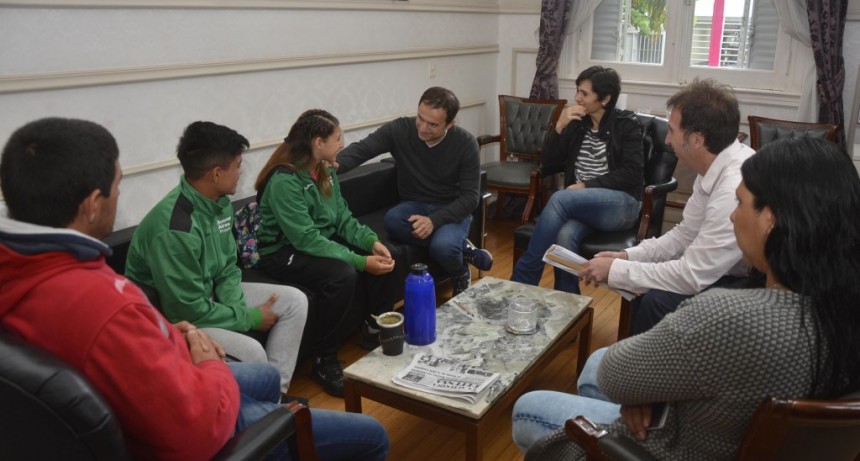 El Intendente recibi&oacute; a deportistas que participaron en los Juegos Evita 2018