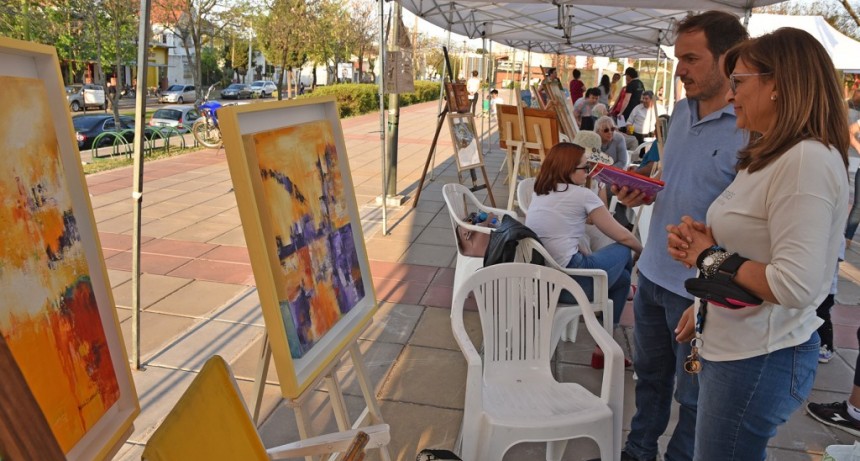 Los vecinos disfrutaron del 1&deg; Paseo de las Artes en el Parque Urbano