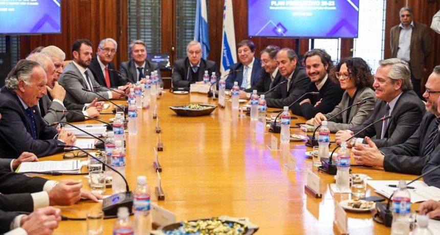Alberto Fern&aacute;ndez en la UIA: Tenemos un mismo ideal y la vocaci&oacute;n de recomponer la industria