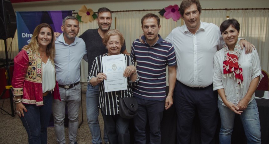 M&aacute;s de 100 familias celebraron la obtenci&oacute;n de sus escrituras 