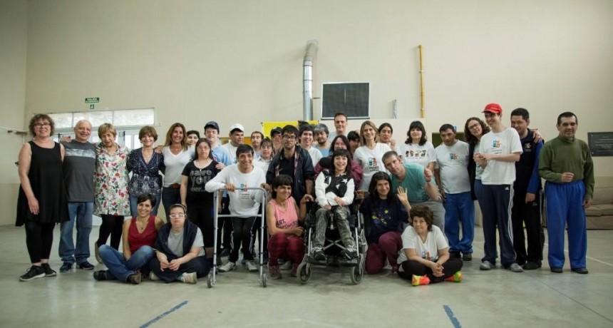 Schvartz felicit&oacute; al Grupo Esperanza por llegar al Festival de Cannes