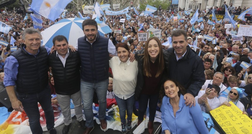 VIDAL ACOMPA&Ntilde;&Oacute; A MACRI EN LA MARCHA DEL S&Iacute; SE PUEDE EN OLAVARR&Iacute;A