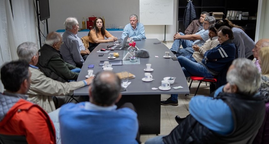 Rub&eacute;n Romano se reuni&oacute; con integrantes de la Uni&oacute;n Industrial de Campana
