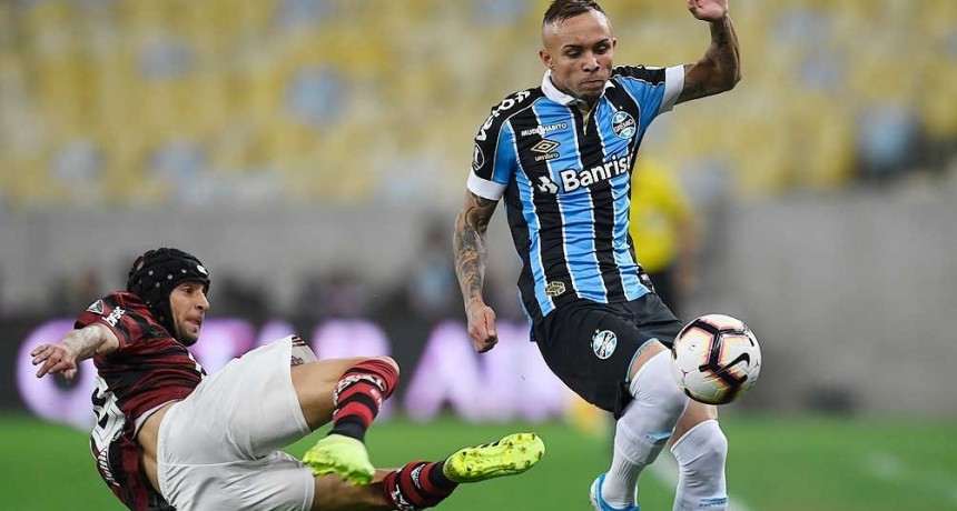 Flamengo ser&aacute; el rival de River en la final de la Copa tras apabullar a Gremio 