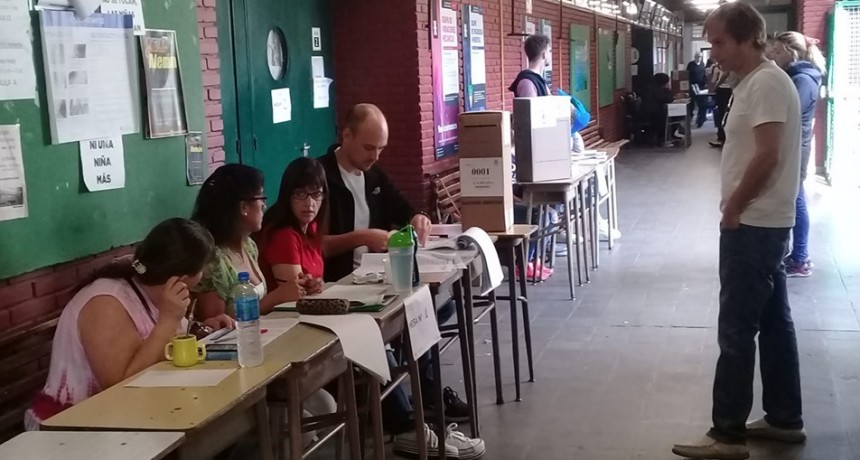 Se inici&oacute; la votaci&oacute;n en Campana