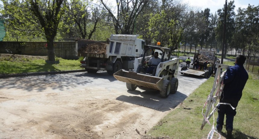Reparan la calzada en la calle 9 de Julio casi Yrigoyen 