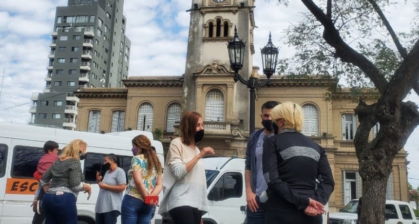  Transportistas escolares: presentan proyecto para auxiliarlos y piden a empresas locales los tengan en cuenta