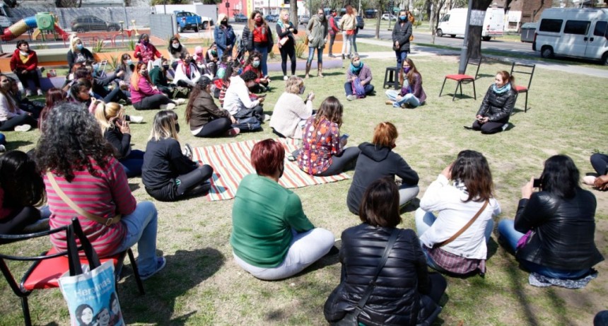 ELIZABETH GÓMEZ ALCORTA MANTUVO UN ENCUENTRO CON PROMOTORAS TERRITORIALES EN CIUDAD OCULTA