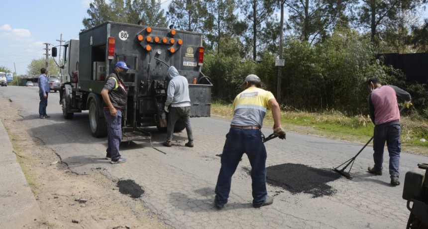 El Municipio volvió a reparar los baches de ruta 4