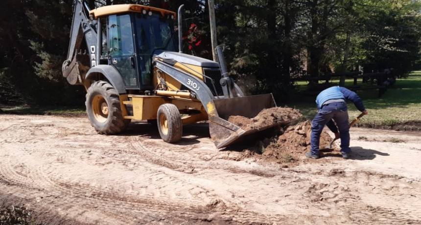 El Municipio realiza tareas de mantenimiento integral en la zona de Los Cardales 