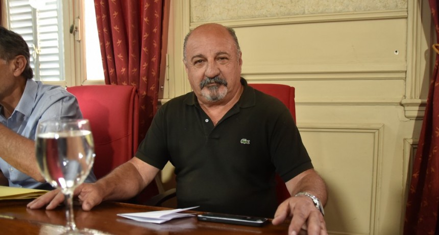 Cazador le contestó a Cantlon que “aproveche a debatir en el HCD antes que los vecinos lo manden a la casa”