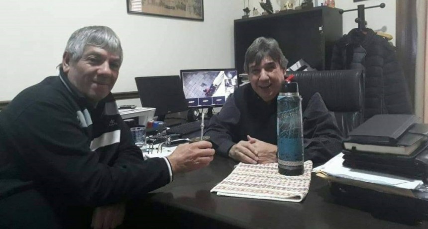 EL INTENDENTE JUNTO A SUS FUNCIONARIOS IMPORTADOS MENOSPRECIAN A LOS TRABAJADORES MUNICIPALES