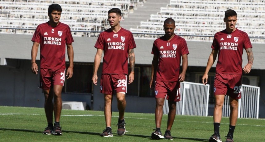 El plantel profesional cierra hoy su preparaciòn en River Camp.