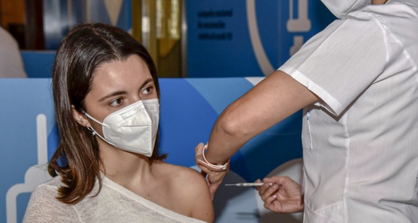 LAS PERSONAS VACUNADAS EN EL EXTERIOR PODRÁN OBTENER UNA CONSTANCIA DEL MINISTERIO DE SALUD DE LA NACIÓN A TRAVÉS DE LA WEB MI ARGENTINA  