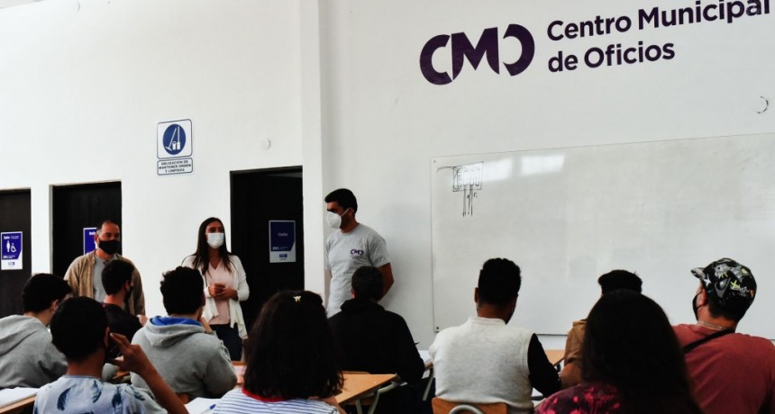 Elisa Abella destacó la importancia de capacitar en oficios a los vecinos para mejorar la empleabilidad