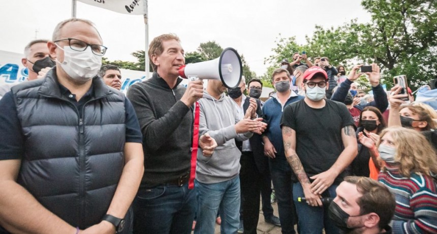                    Santilli: Vamos a luchar todos los días para que el aeropuerto de El Palomar vuelva abrir y siga dando trabajo a los bonaerenses