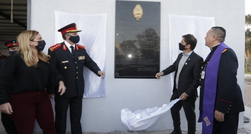 TAPALQUÉ : Kicillof participó de la inauguración del primer centro de entrenamiento de bomberos voluntarios