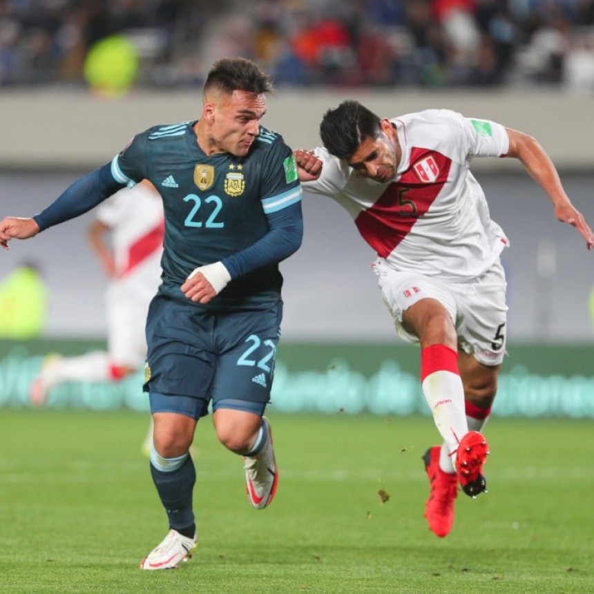 Sin repetir la actuación del domingo, Argentina ganó el partido ante Perú 
