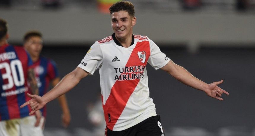 Con una actuación intratable de Julián Álvarez River sigue liderando la tabla