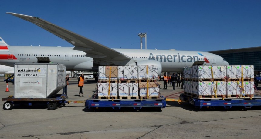 ENTRE LUNES Y MIÉRCOLES LLEGARÁN AL PAÍS TRES EMBARQUES CON MÁS DE 400.000 VACUNAS MONODOSIS DE CANSINO