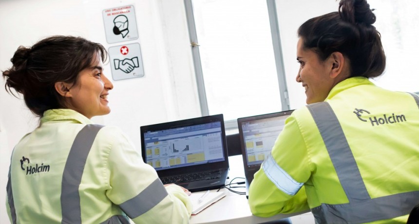 Holcim lanzó el programa Mujeres técnicas, futuro con Equidad