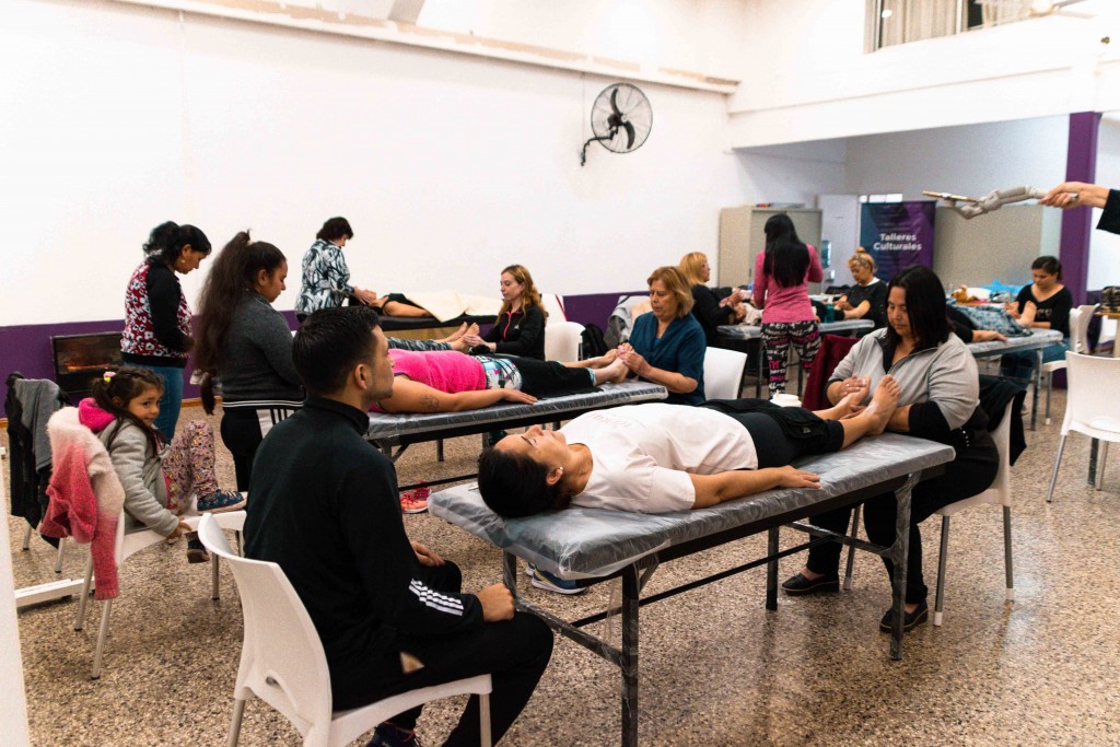 Terapia corporal, otro curso con salida laboral que se dicta en el Centro Municipal de Oficios   