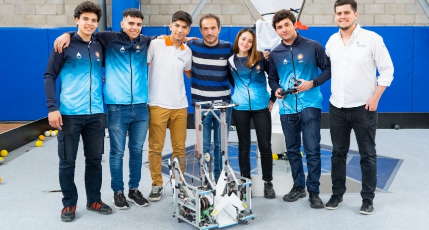 Abella despidió a los estudiantes campanenses que participarán del Mundial de Robótica en Suiza
