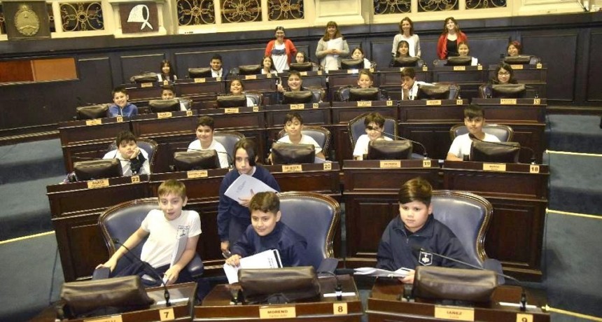Alonso transformó en proyecto de ley una iniciativa de estudiantes de la Escuela Nº1