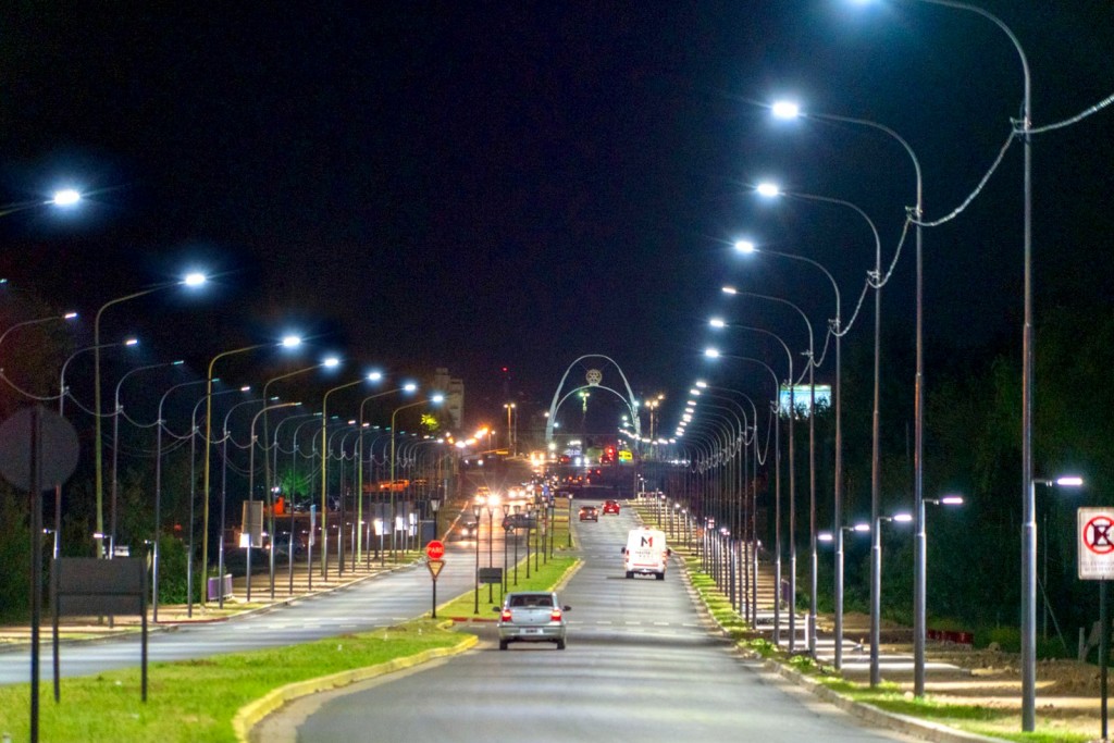 Se encendieron las nuevas luminarias LED de la avenida Alfonsín